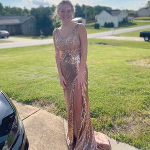 2021 prom, Rose Gold color, Size 3, Gianni Bini